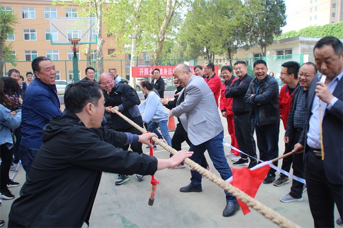 2019庆五一拔河 098.jpg