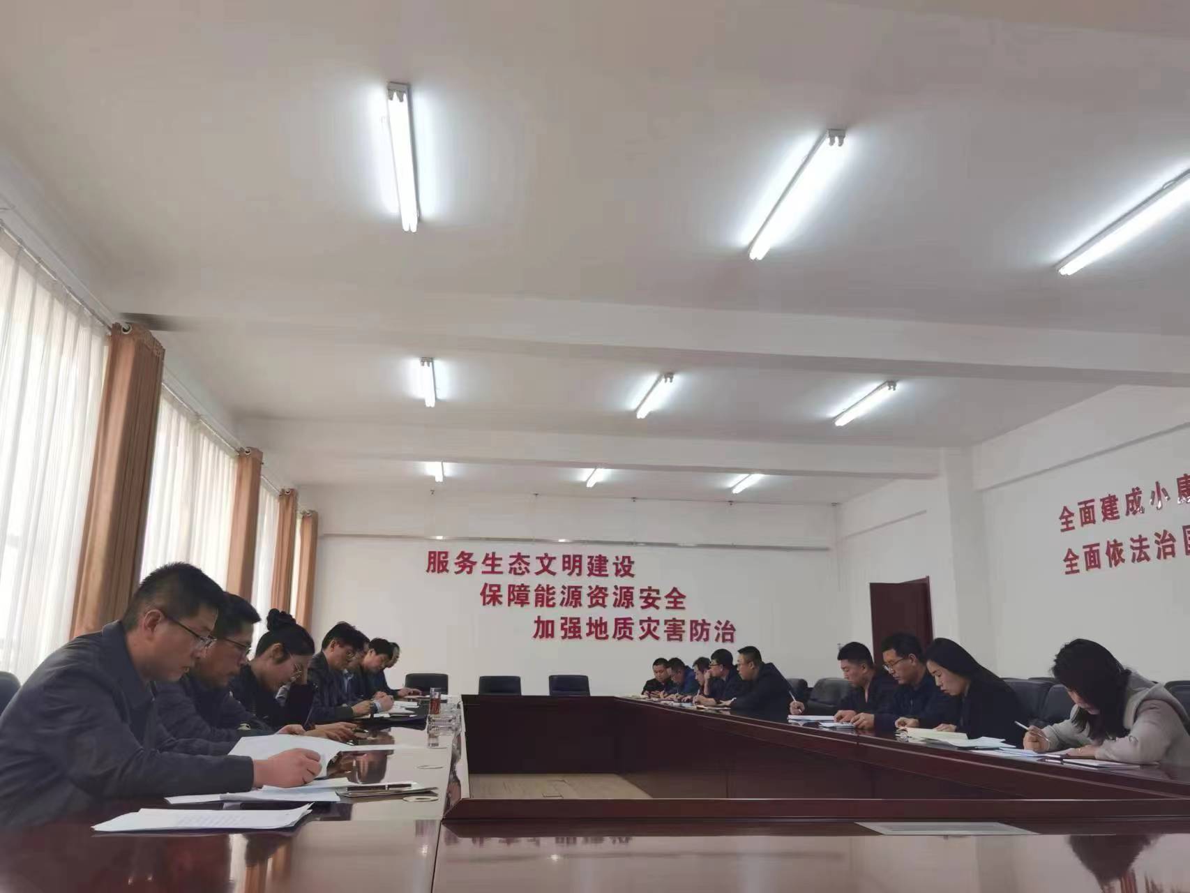 创能公司党支部组织生活会.jpg